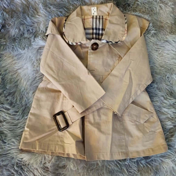 Source Unknown Other - EUC. Girls dress coat, tan. 24-month.